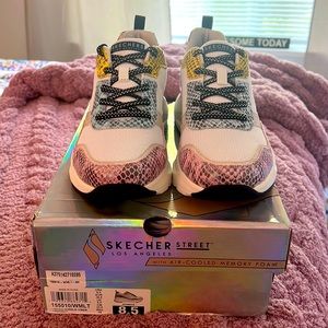 Skecher Street Jungle Vibes Memory Foam Tennis Shoe Sz 8.5